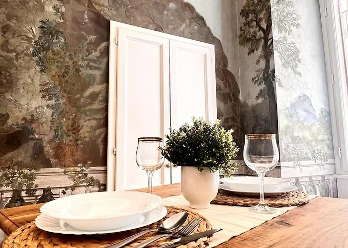 Historic Fresco Colosseum Boutique Rome